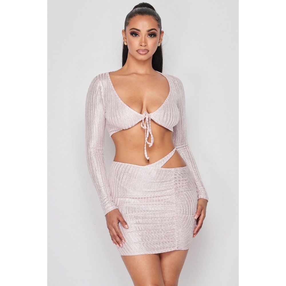 Soft pink side hip cut out mini skirt set